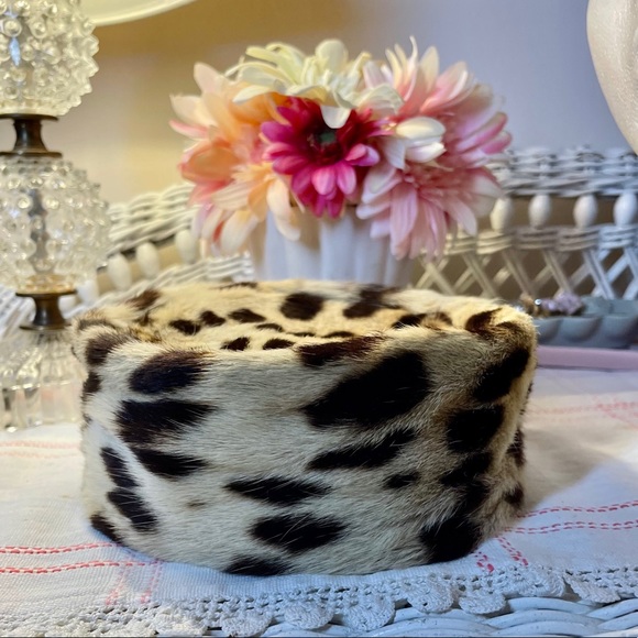 🎶SOLD**Leopard print pillbox hat🎶 Vintage. 🎀 - Picture 4 of 15